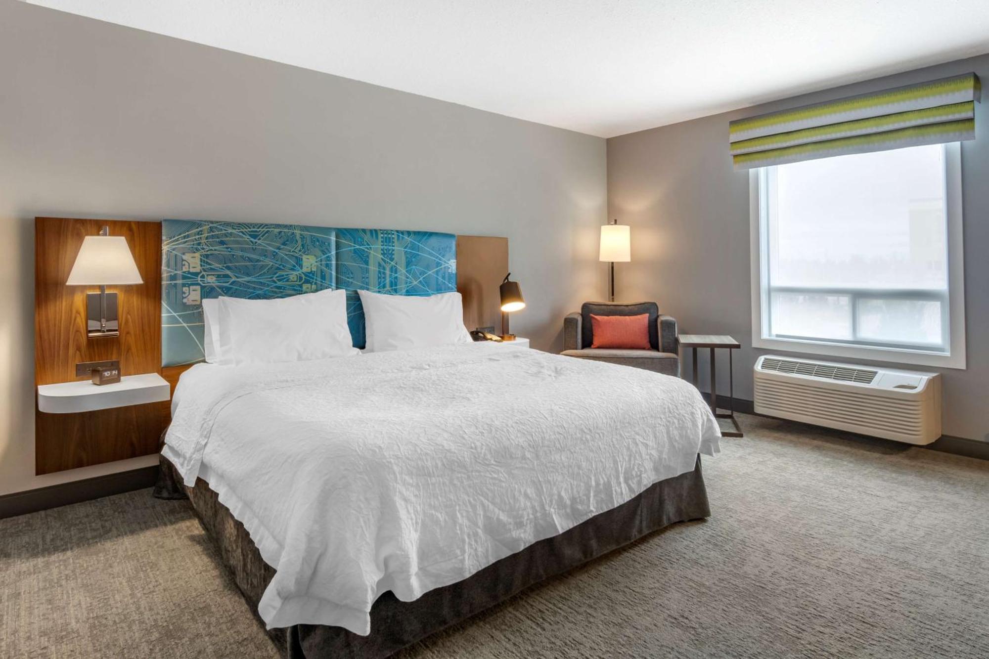 Hampton Inn & Suites Edmonton/West Exterior photo