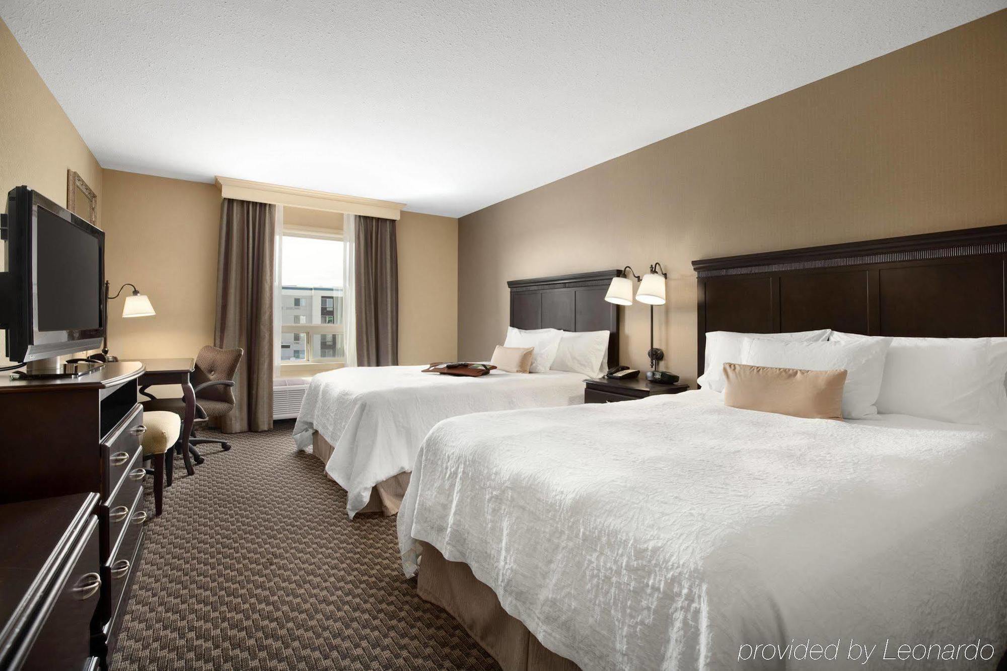 Hampton Inn & Suites Edmonton/West Exterior photo